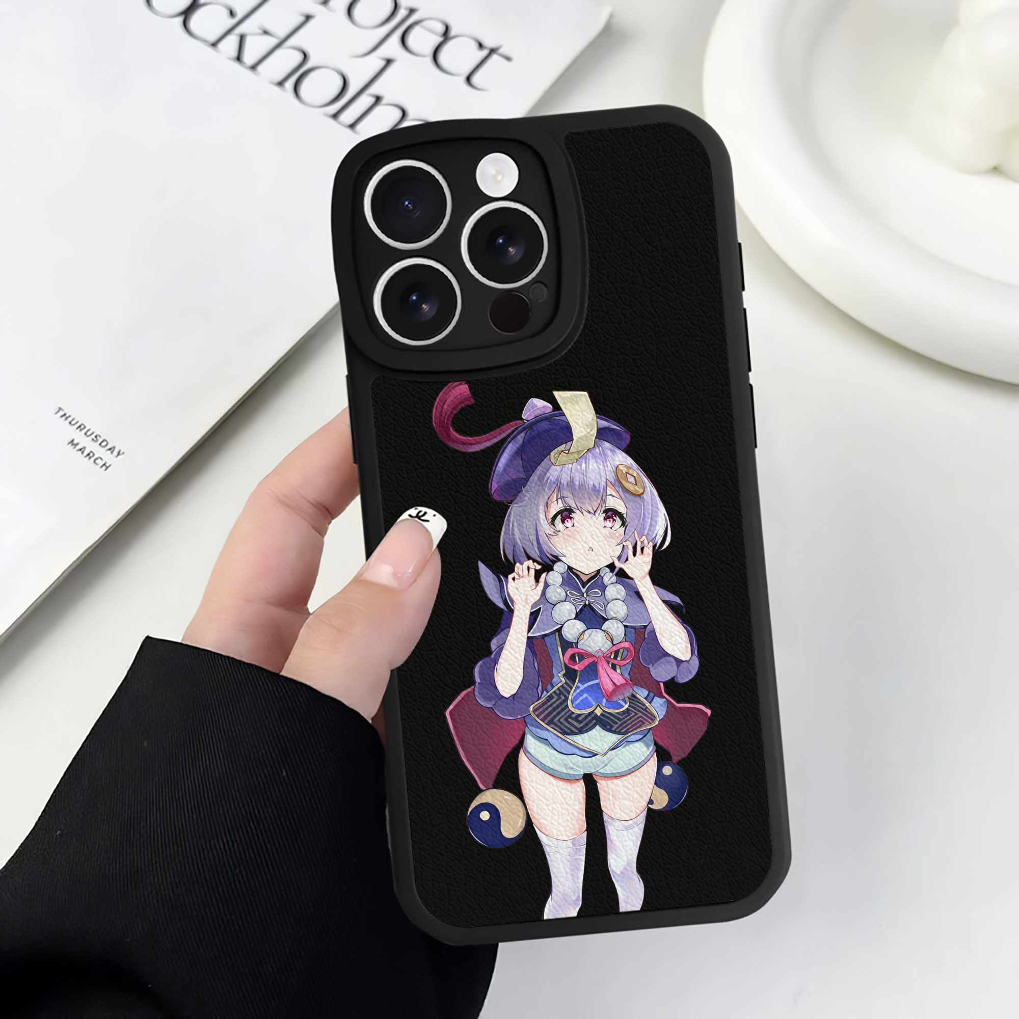 げんし神 七七 なな  genshin Nana 【iPhone 16シリーズ対応】シリコンスマホケース（レザー調） 材質：シリコン